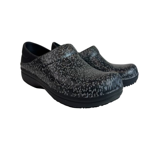 Crocs Neria Pro II Women's Size 6 Black Shoes Slip On Clogs Comfort Nurse Profes - Picture 1 of 8